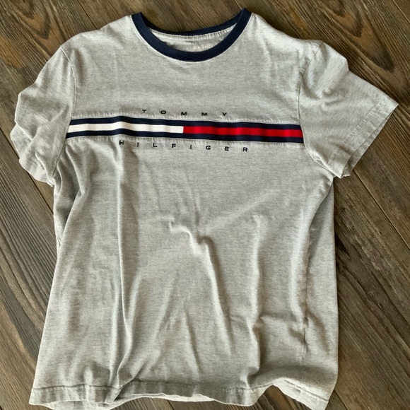 Tommy Hilfiger Tops - Cool Vintage-ish Tommy Hilfiger Shirt